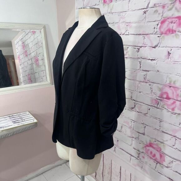 Torrid black single button closure ruched sleeves blazer - Picture 3 of 9